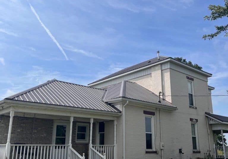 metal-roof-4698611